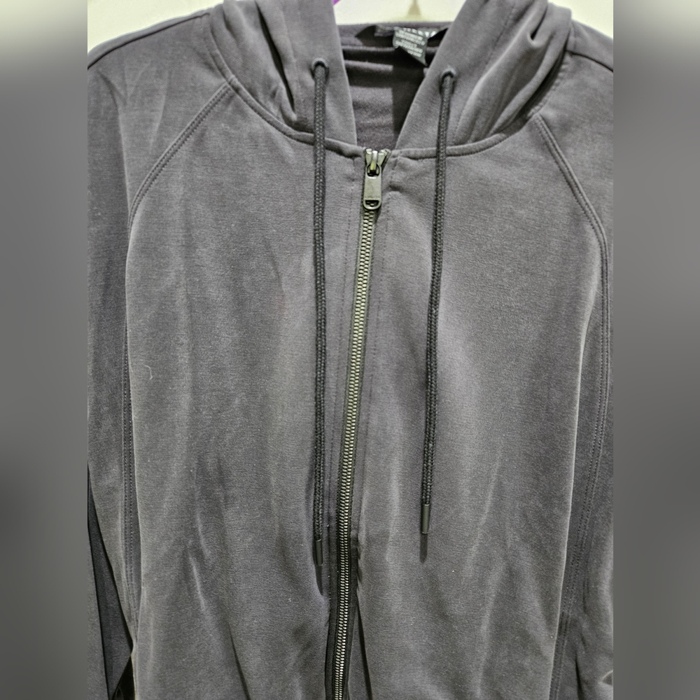 EUC Athleta Black Seasoft Bubble Hem Full Zip Size Small - Picture 7 of 11